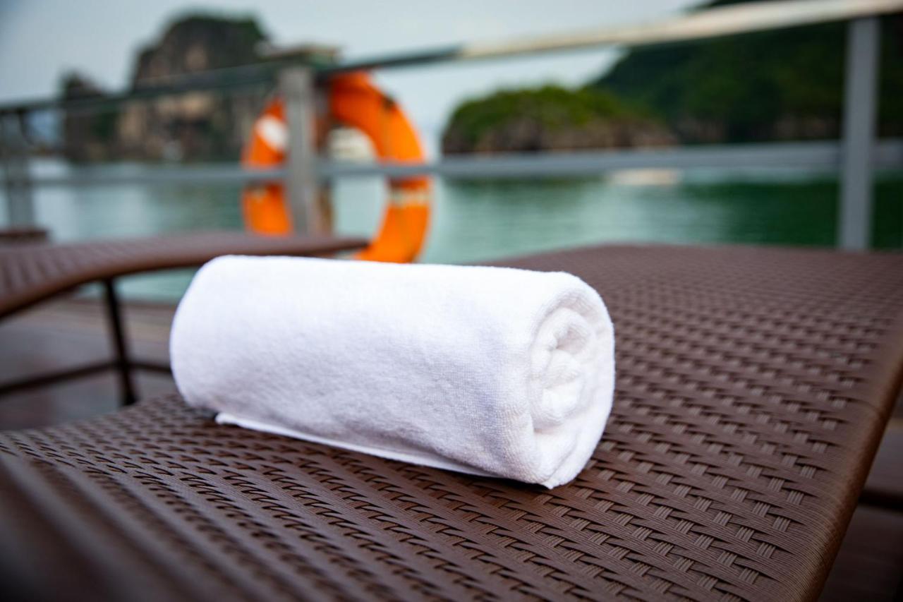 Seasun Boutique Cruise Hotel ฮาลอง ภายนอก รูปภาพ